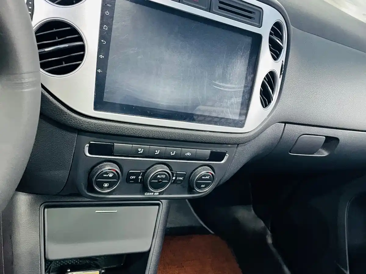 Volkswagen Tiguan 2016 280TSI Automatic 2WD Silk Road Fashion Edition фото 14