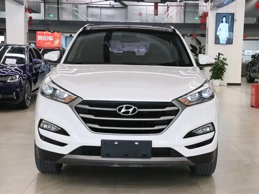 Hyundai Tucson 2015 1.6T Dual Clutch 2WD Smart фото 2