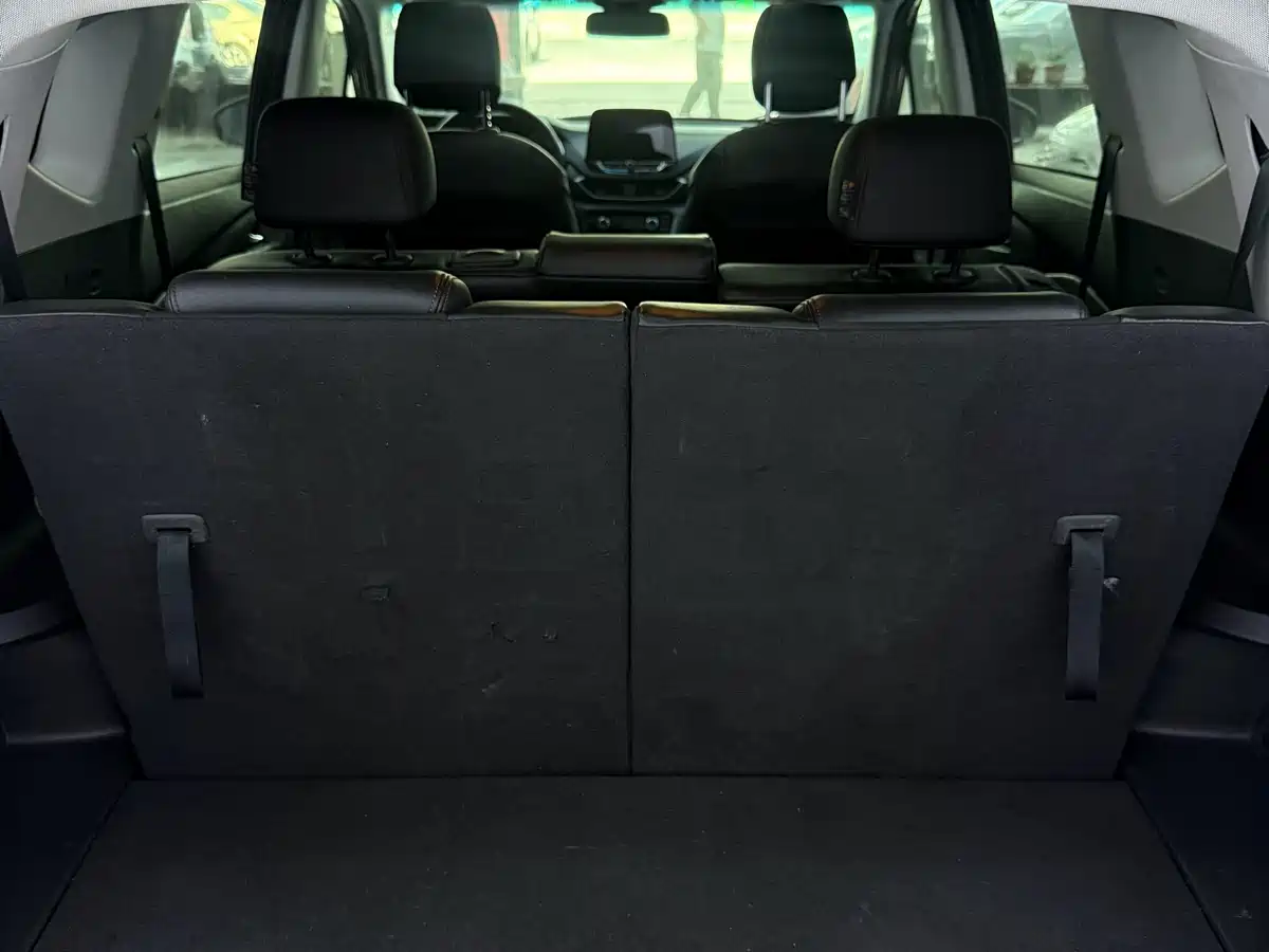 Chevrolet Volando 2022 2020 Mild Hybrid Redline 530T Automatic Premium Edition (5+2 seater)