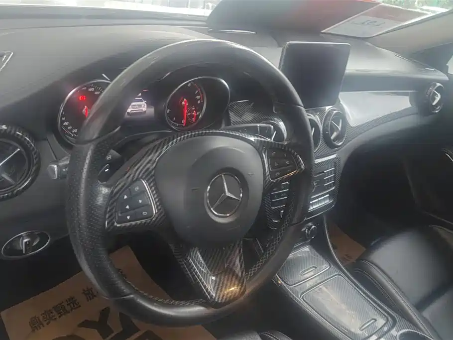 Mercedes-Benz GLA 2018 GLA 200 Fashion фото 12