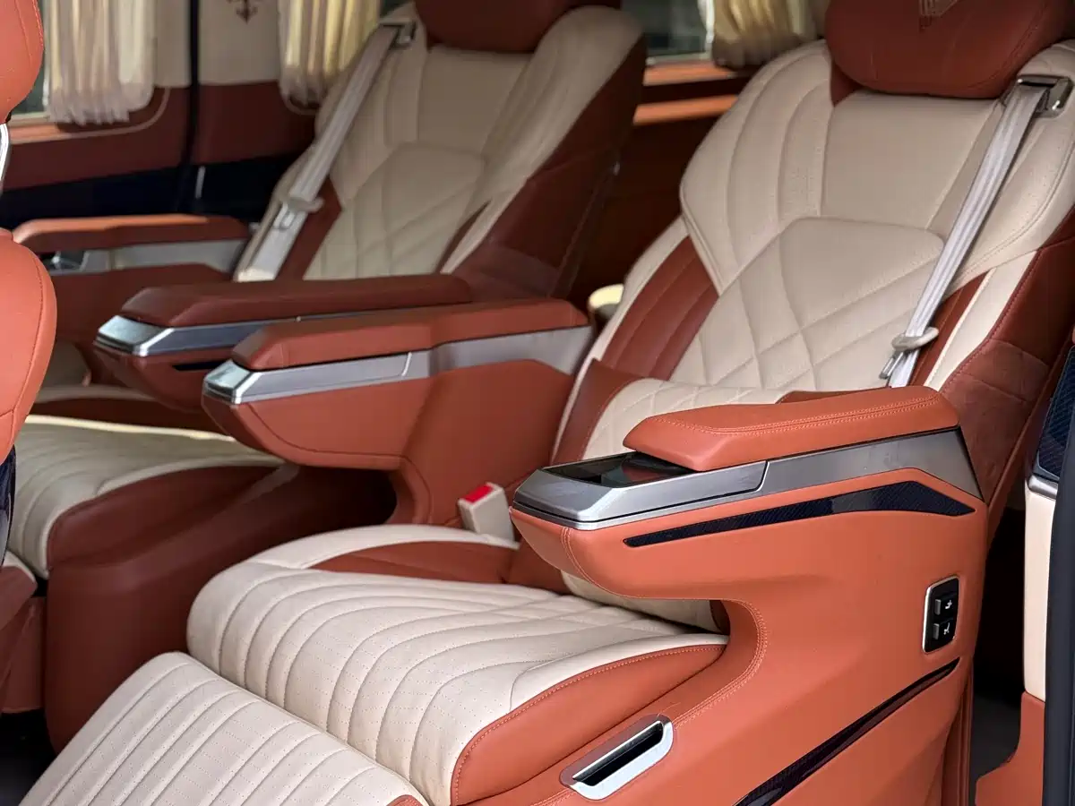 Mercedes-Benz V-Class 2022 V 260 L Long Wheelbase Luxury Edition фото 15
