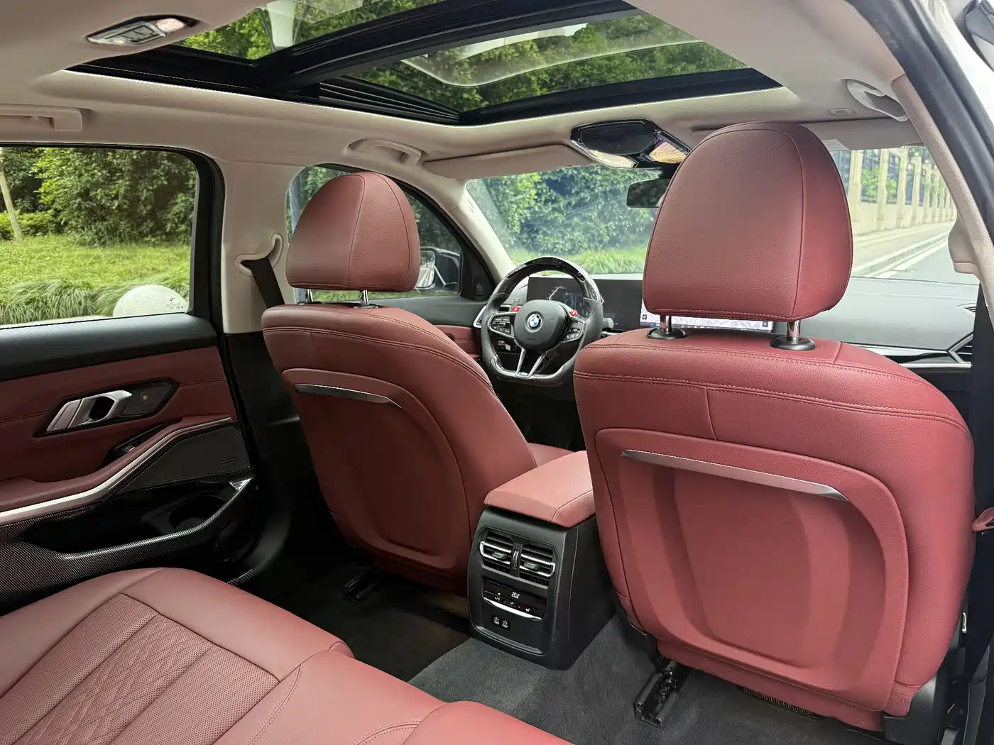 BMW 3 Series 2024 325Li M Sport Shadowline Package фото 16