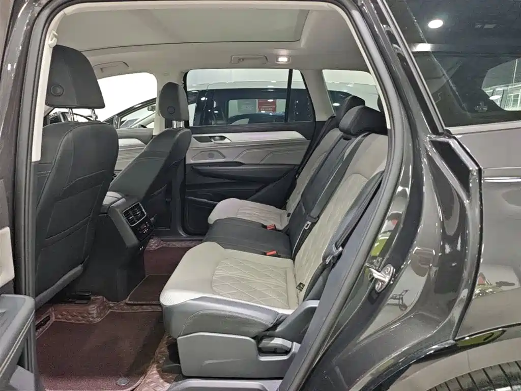 Volkswagen Talagon 2024 380TSI 4WD R-Line Cruise Shared Edition фото 17