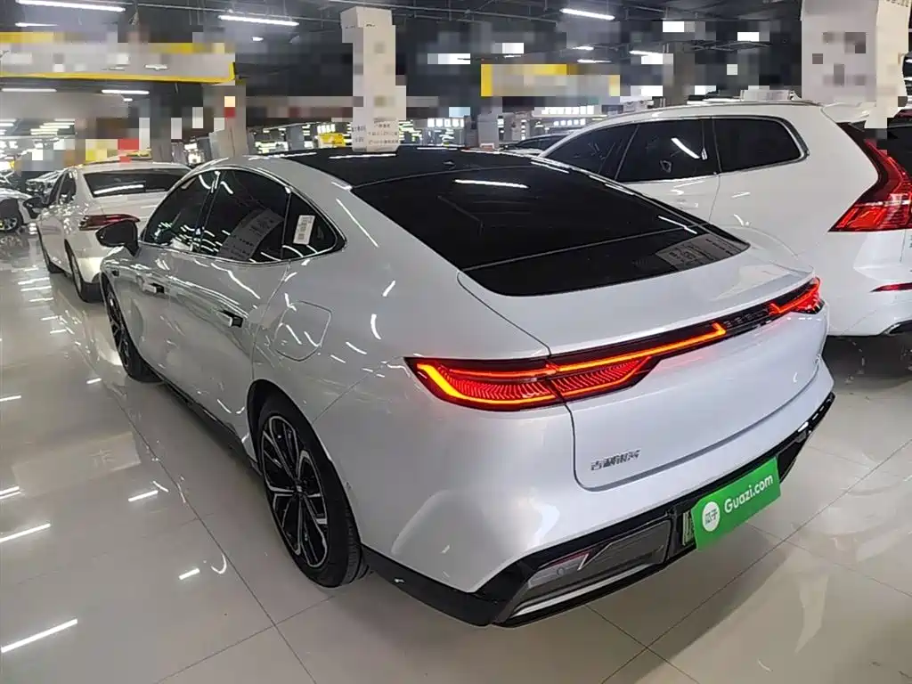 Geely Galaxy Galaxy E8 2025 700km Long Voyage Smart Drive Edition фото 5