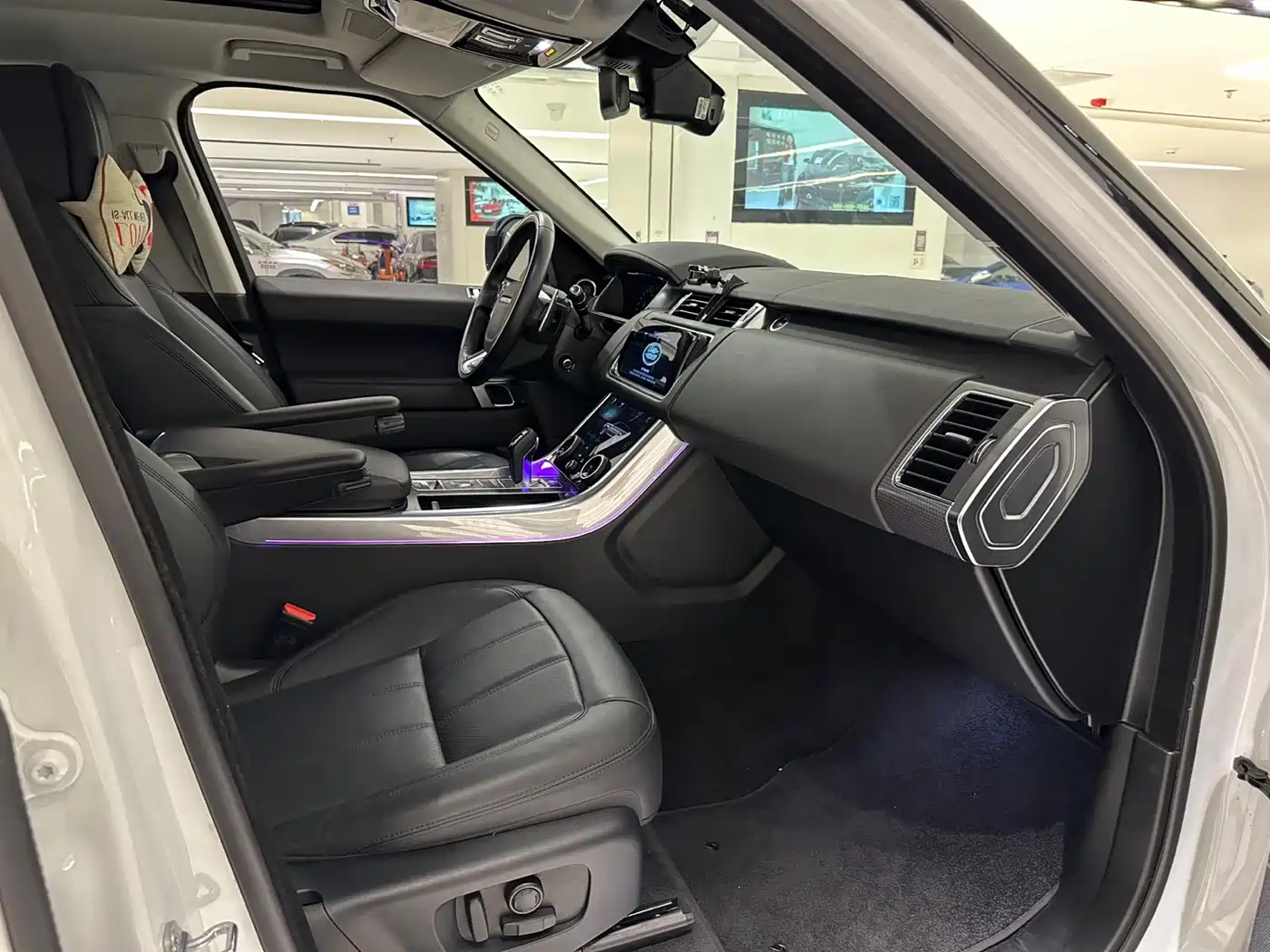 Land Rover Range Rover Sport 2021 3.0 L6 Gloss Black Edition фото 6