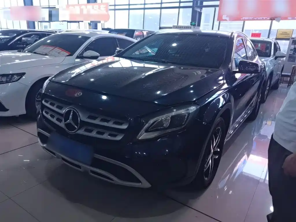 Mercedes-Benz GLA 2017 GLA 200 Dynamic фото 2