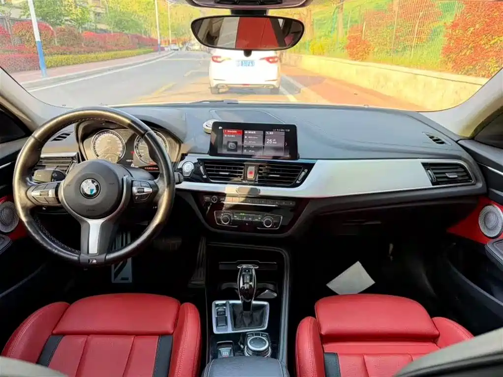 BMW 1 Series 2021 125i M Sport Black Night Edition фото 7