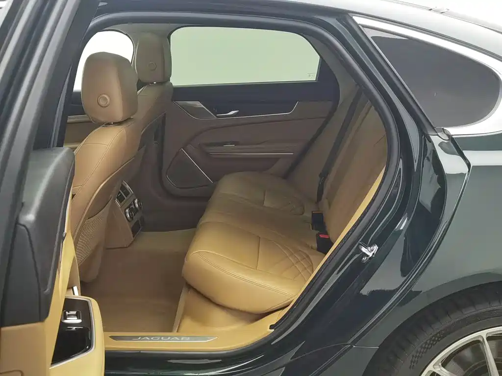 Jaguar XFL, миниатюра 15