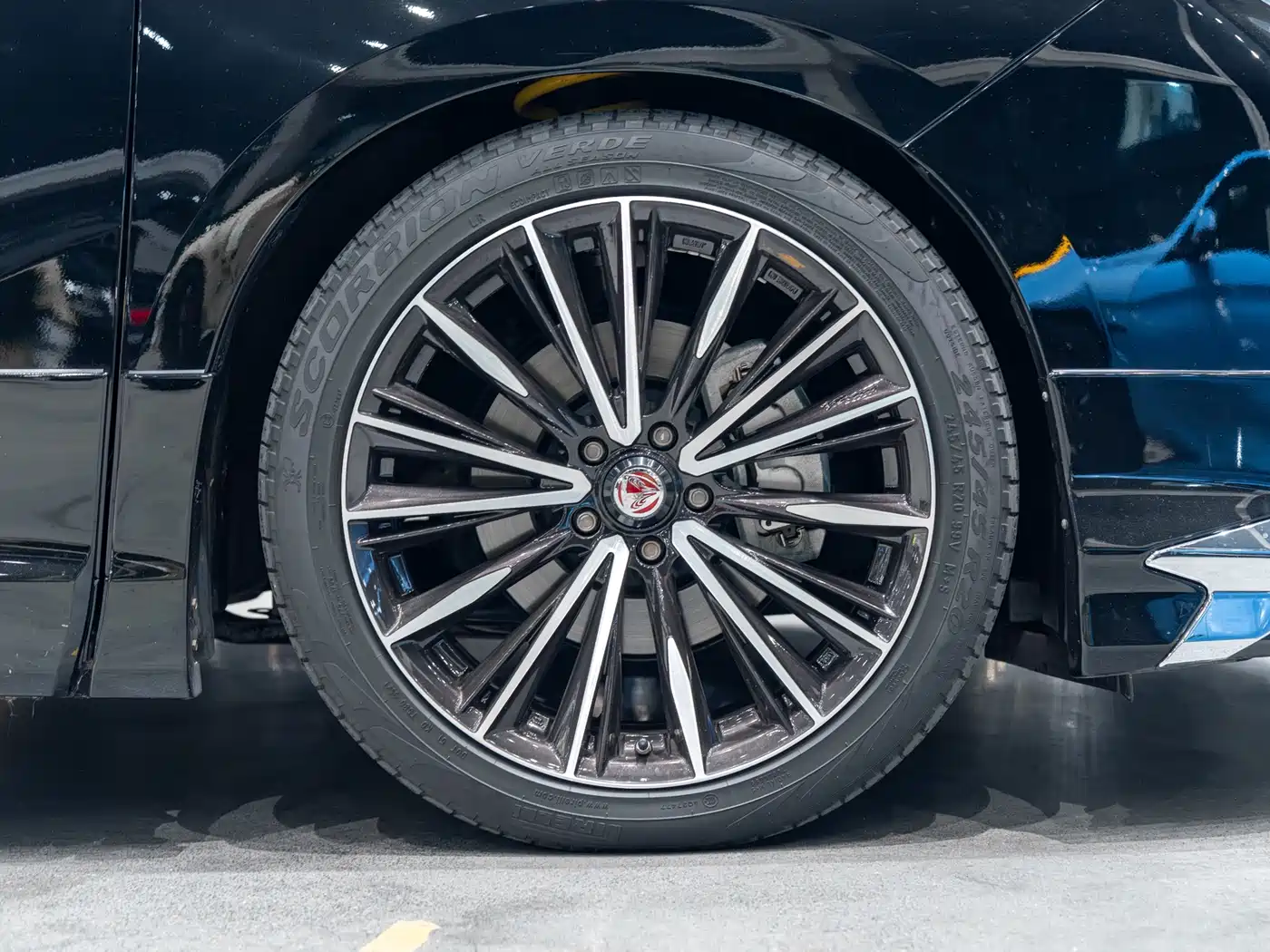 Toyota Alphard 2019 Hybrid 2.5L Luxury фото 16