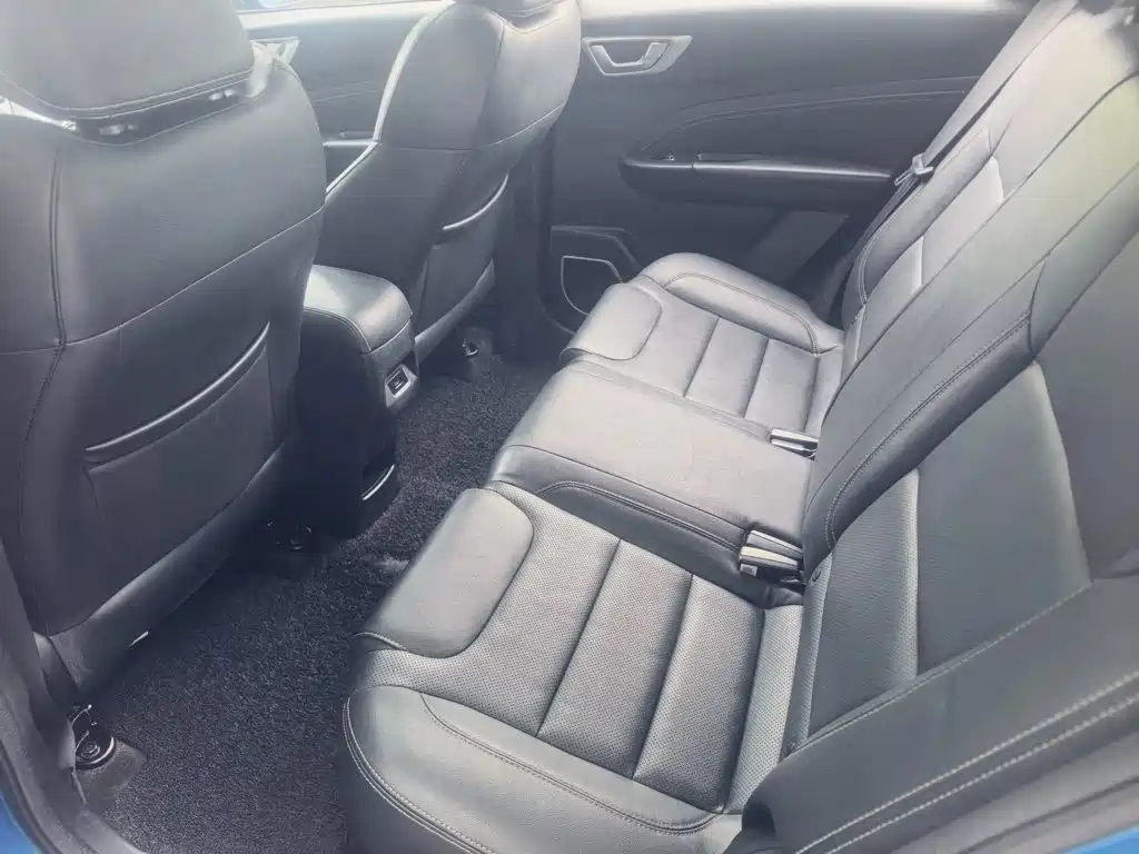 Фото 7 - Geely Vision X3