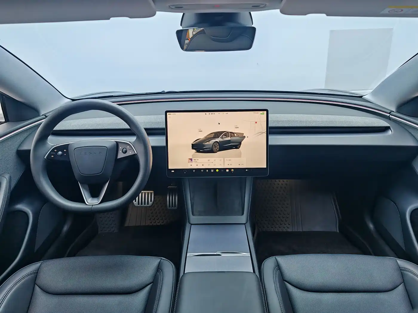 Фото 15 - Tesla Model 3