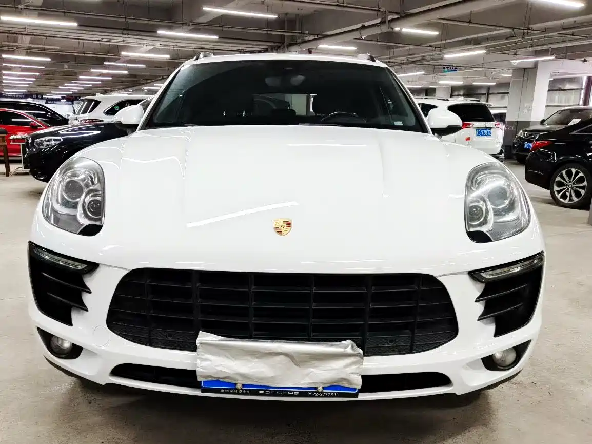 Porsche Macan 2016 Macan 2.0T фото 2