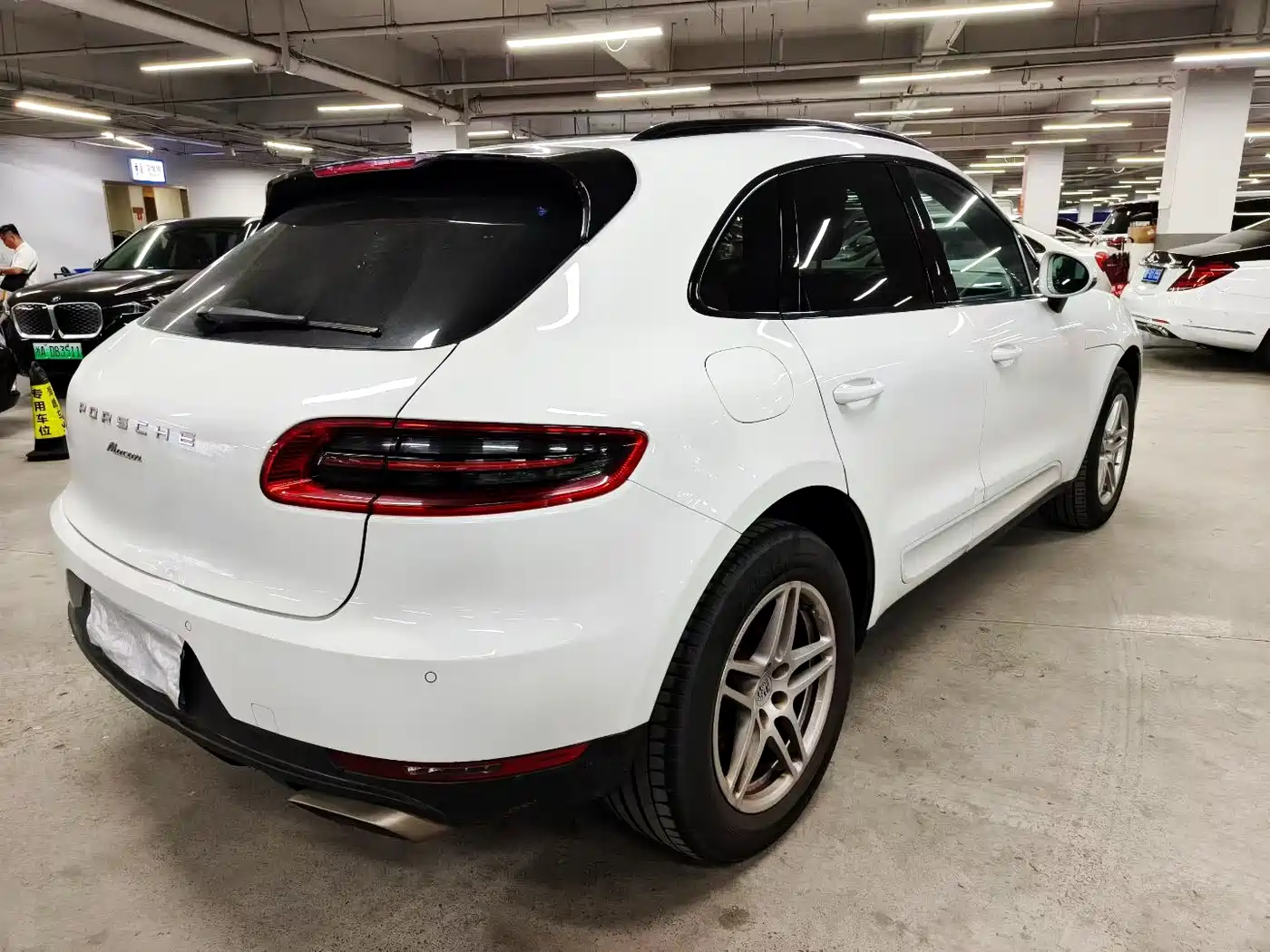 Porsche Macan 2016 Macan 2.0T фото 4