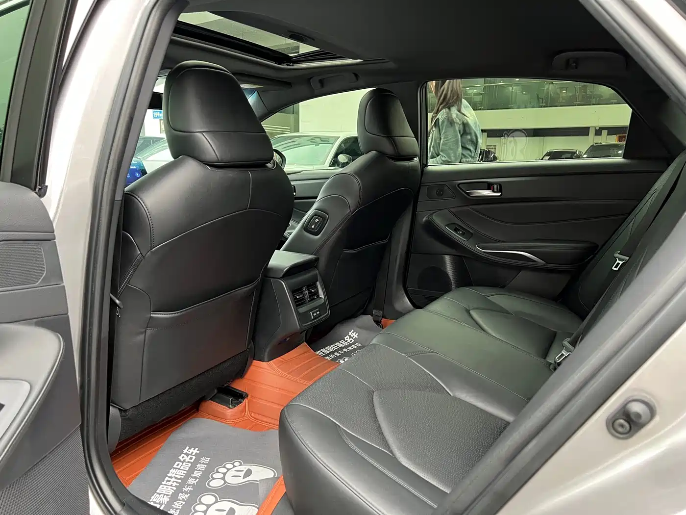 Toyota Avalon 2023 2.0L Luxury Edition фото 6
