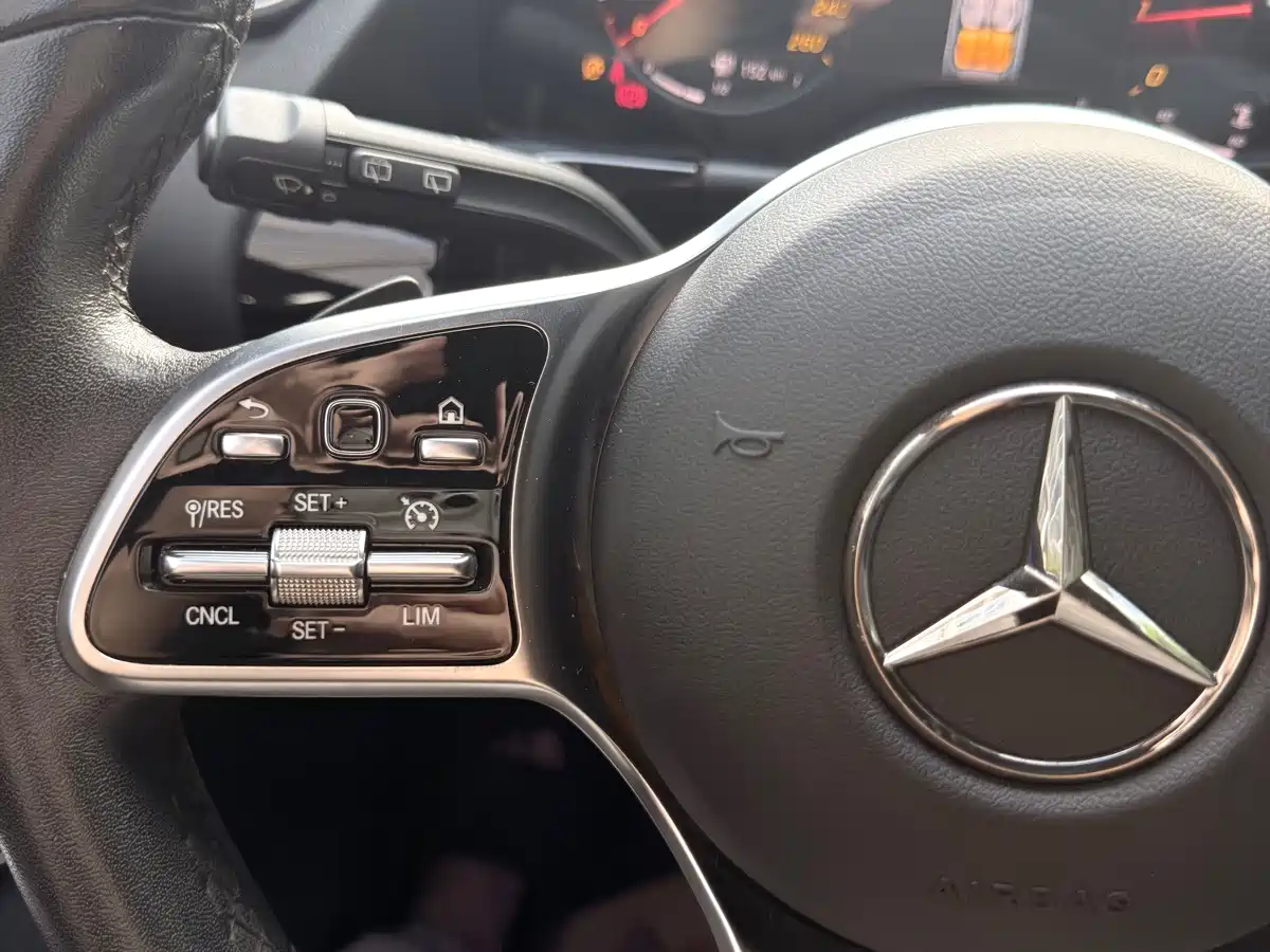 Фото 17 - Mercedes-Benz GLA