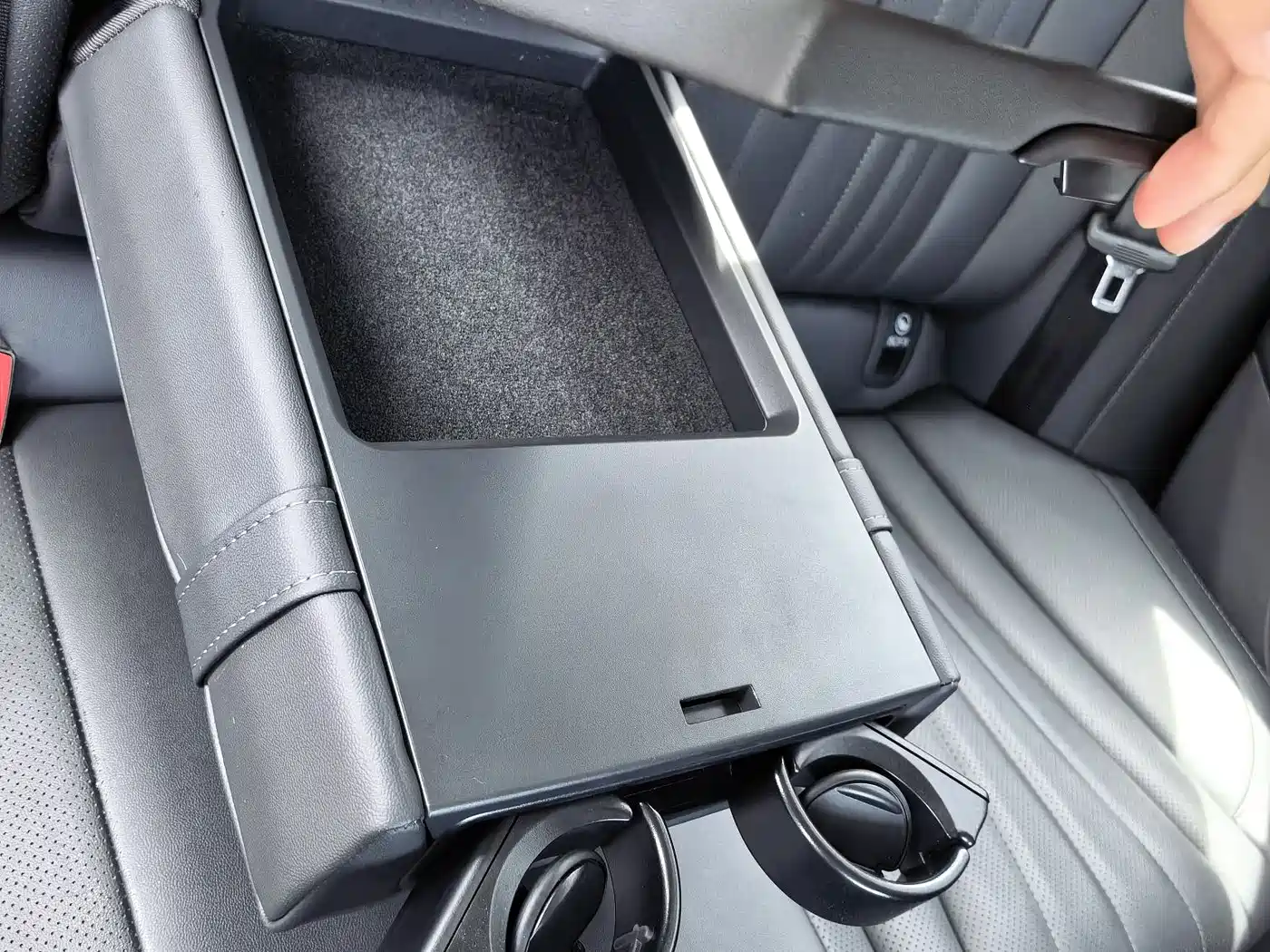 Hongqi H5 2024 1.5T DCT Smart Connect Flag Rhythm Edition фото 22