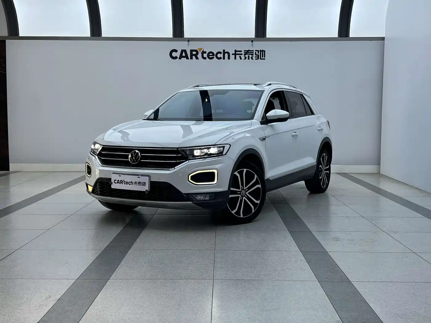Volkswagen T-ROC 2021 Facelift 280TSI DSG 4WD Luxury Smart Connect Edition