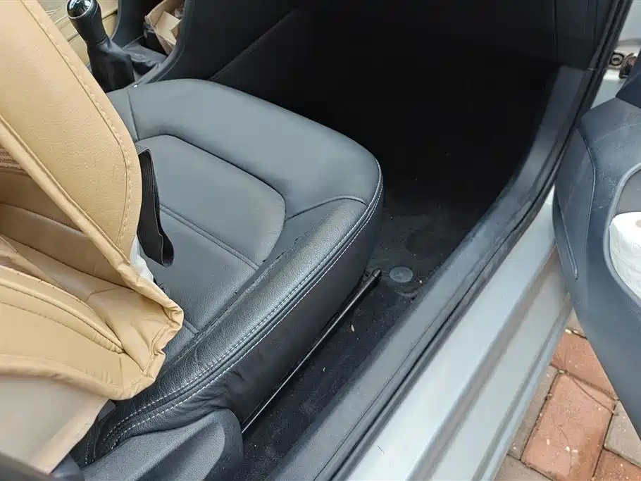 Volkswagen Jetta 2015 1.4L Manual Comfort фото 8