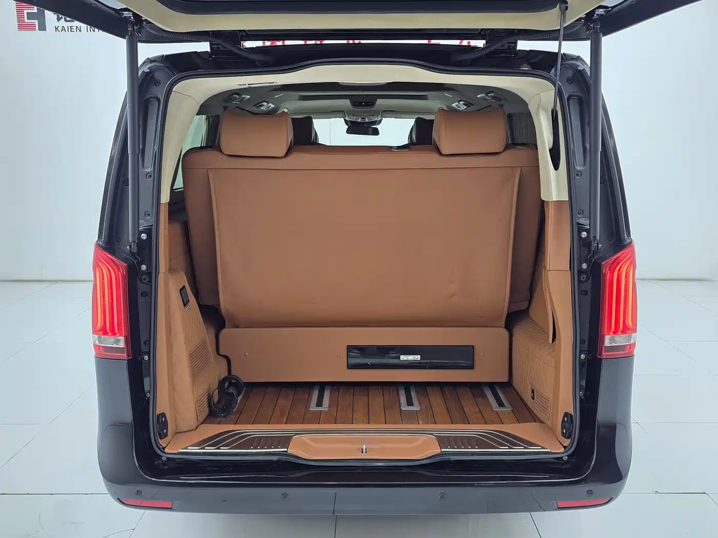 Mercedes-Benz V-Class 2018 V 260 L Premium Long Wheelbase Edition China VI фото 22