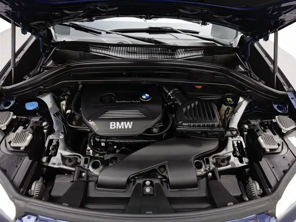 BMW X1 2018 sDrive18Li Premium Model фото 6