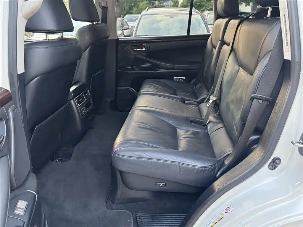 Lexus LX 2009 570 фото 14