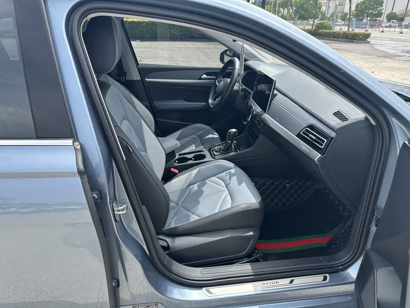 Volkswagen Lavida 2023 Model 280TSI DSG Eternal Edition фото 18
