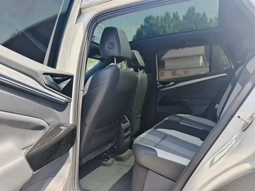 Volkswagen ID.4 CROZZ 2022 Standard Range PURE Edition фото 6