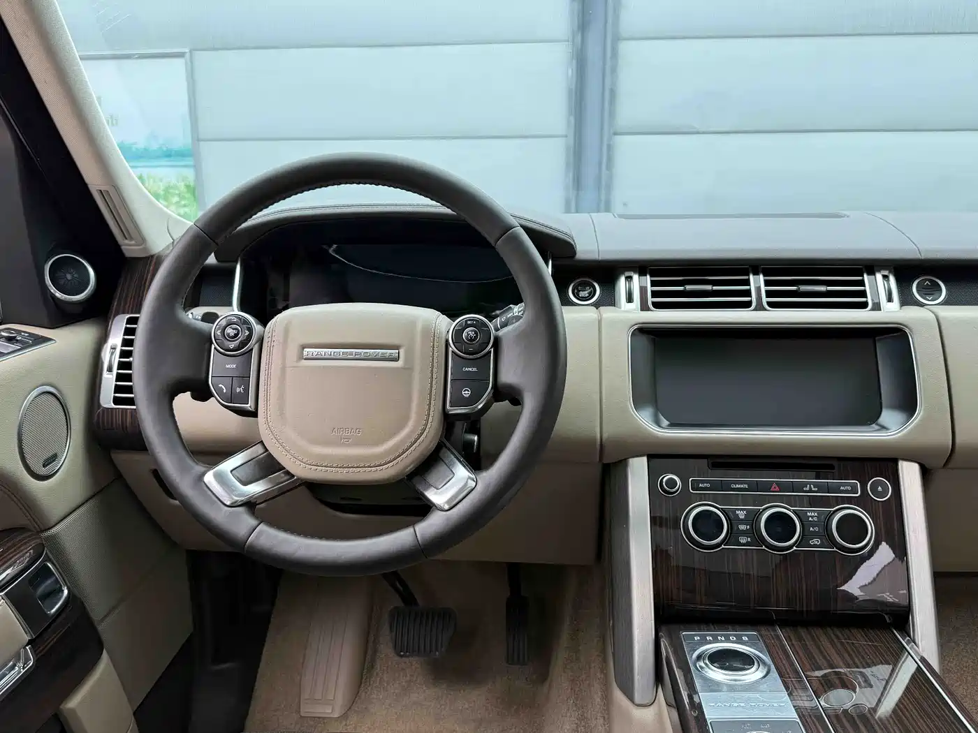 Land Rover Range Rover 2017 3.0 SC V6 Vogue LWB (Long Wheelbase) фото 9