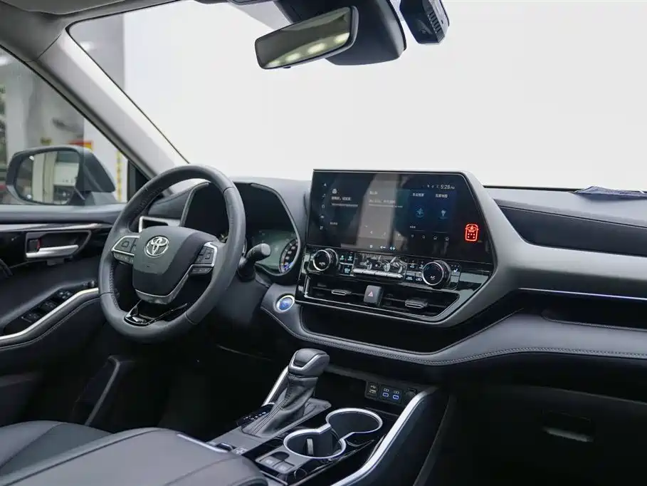 Toyota Highlander 2022 Model Dual Engine 2.5L 4WD Premium Edition 7-Seater фото 8