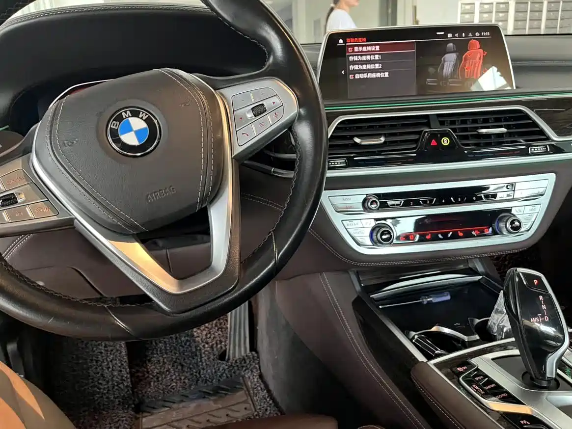 BMW 7 Series 2019 730Li Luxury Package фото 4