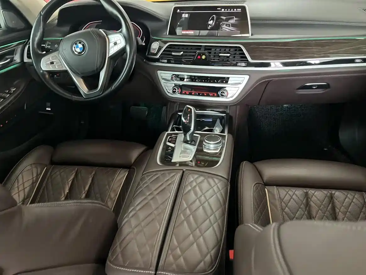 BMW 7 Series 2019 730Li Luxury Package фото 5