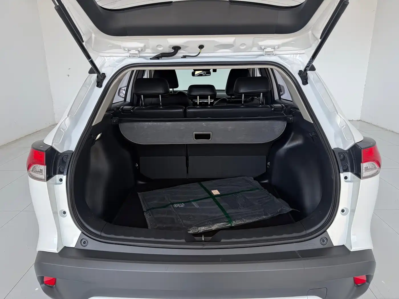 Toyota Corolla Cross 2023 2.0L Elite Edition фото 11