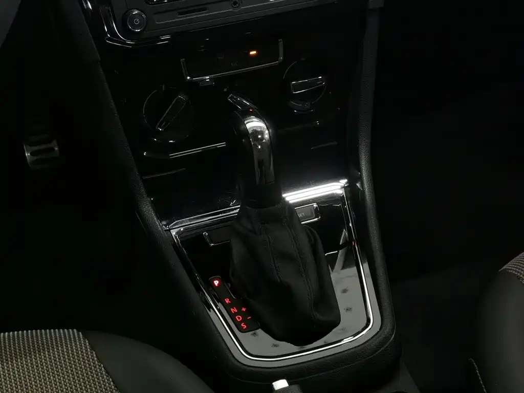Volkswagen C-TREK 2020 1.5L Automatic Comfort Edition фото 13
