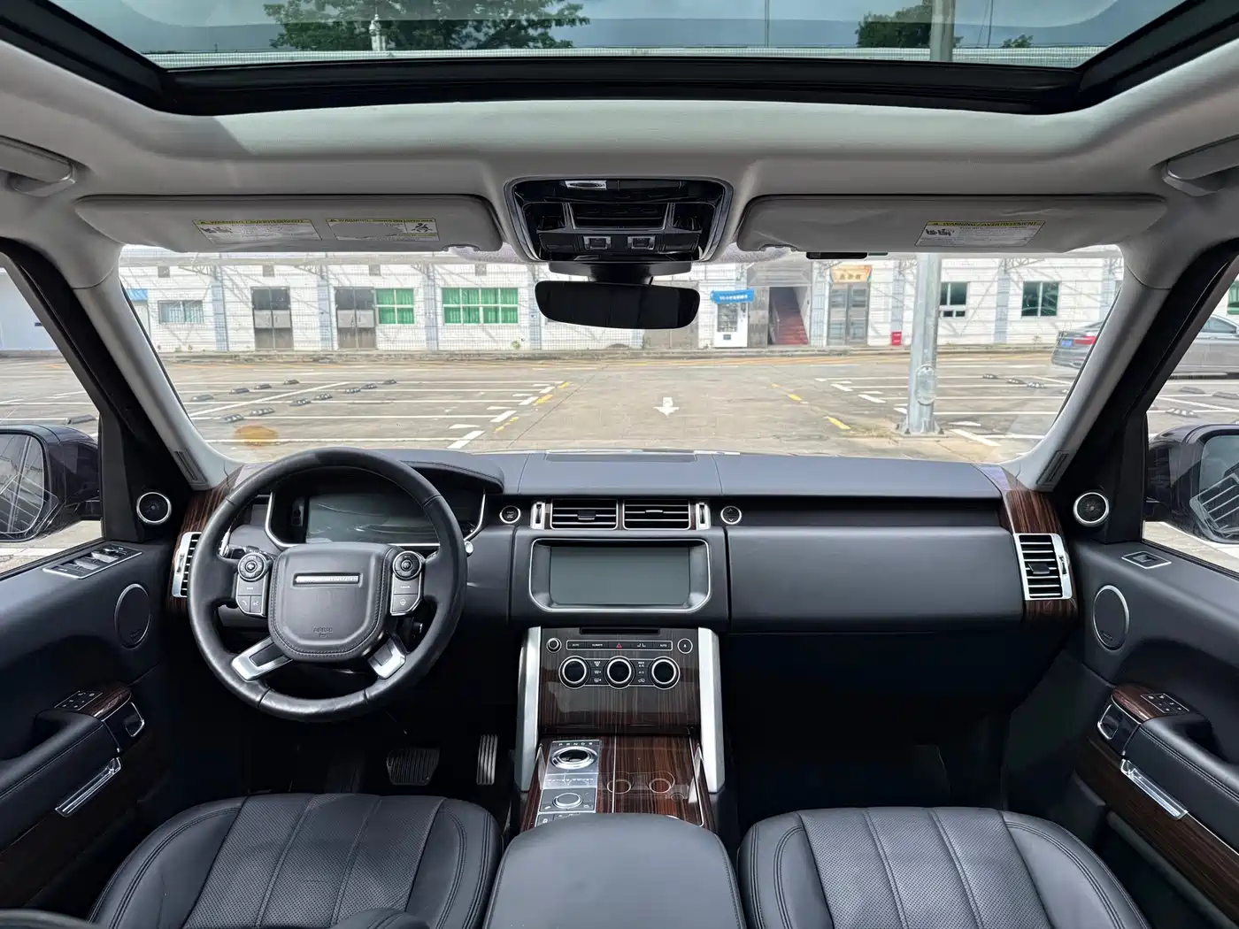 Фото 11 - Land Rover Range Rover