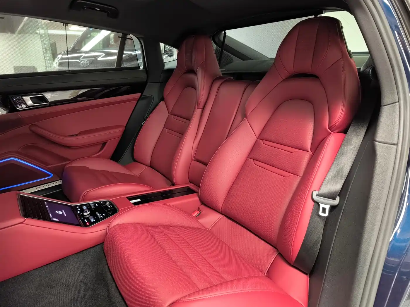 Porsche Panamera 2017 Panamera 4 Executive Long Wheelbase 3.0T фото 19