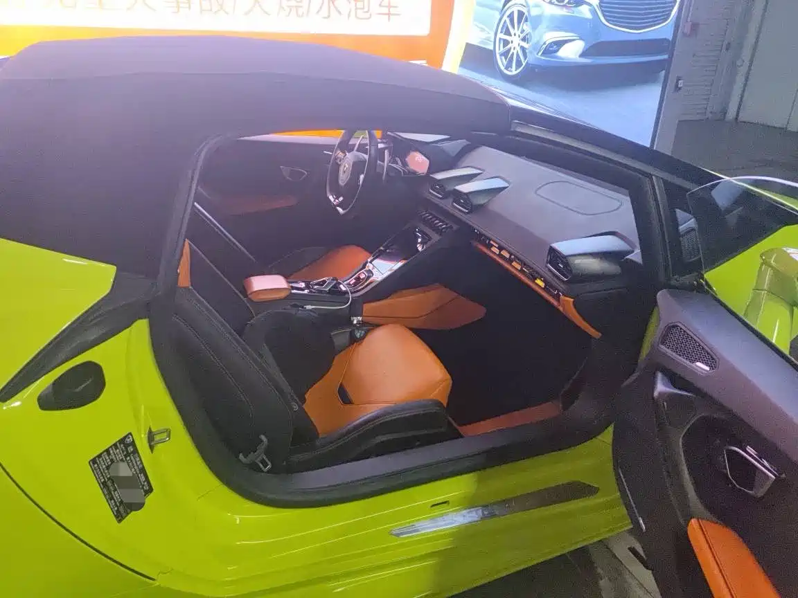 LAMBORGHINI HURACÁN