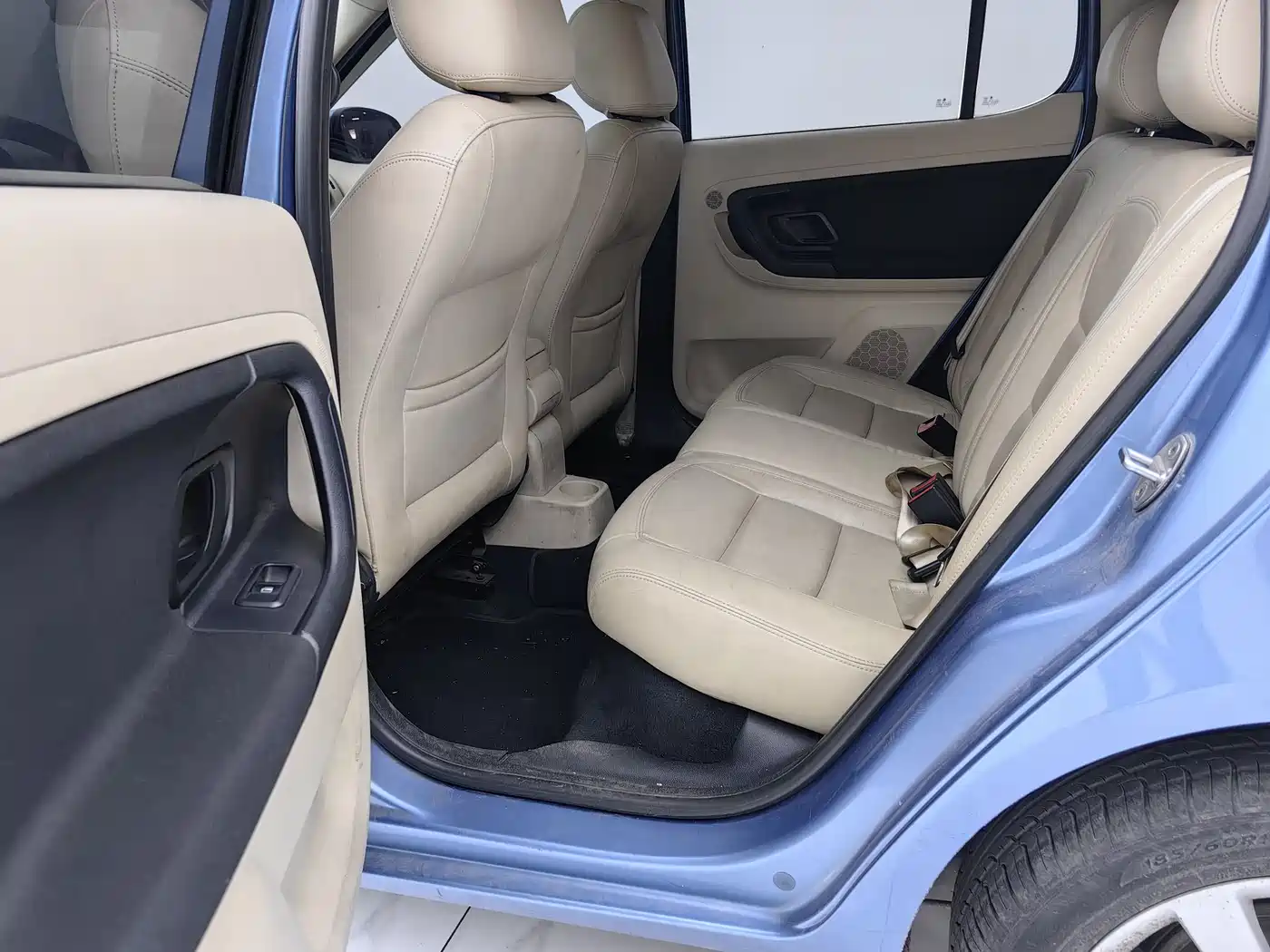 Škoda Fabia 2012 1.6L Auto Crystal Edition фото 5