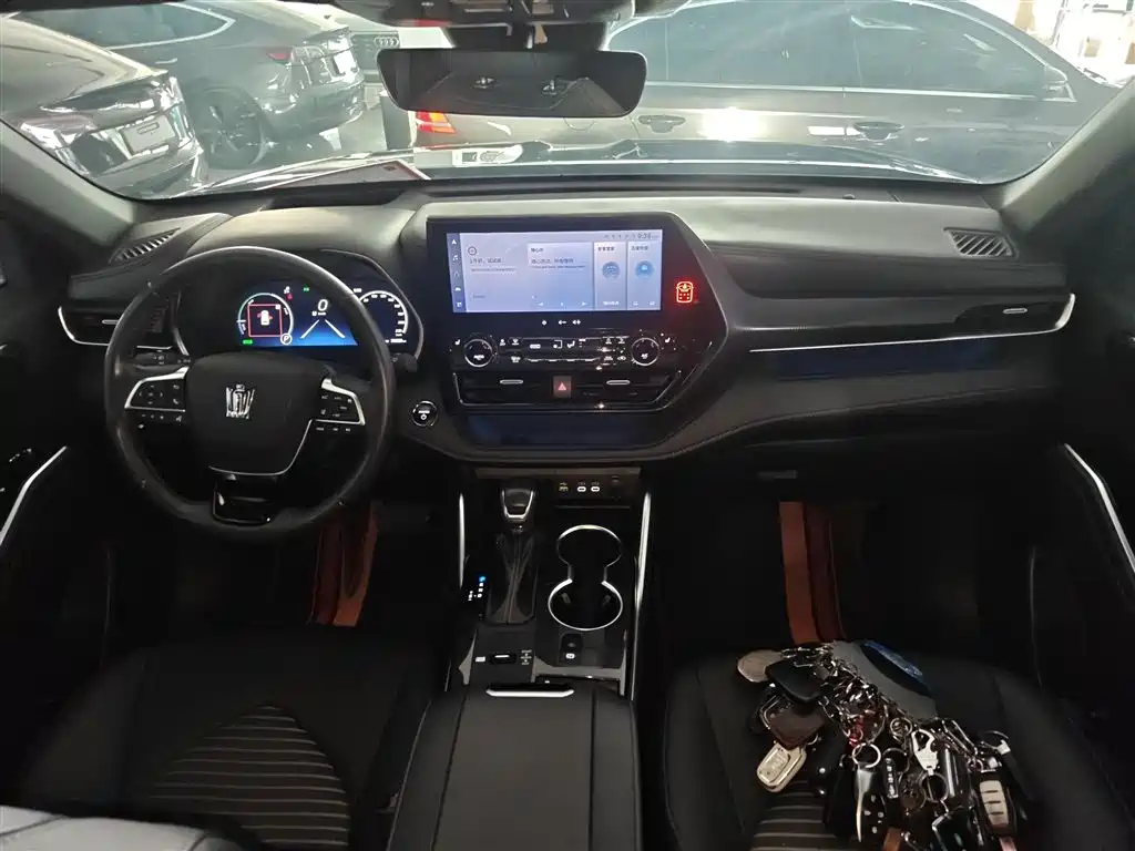 Toyota Crown Kluger 2023 2.5L HEV AWD Premium Edition фото 10