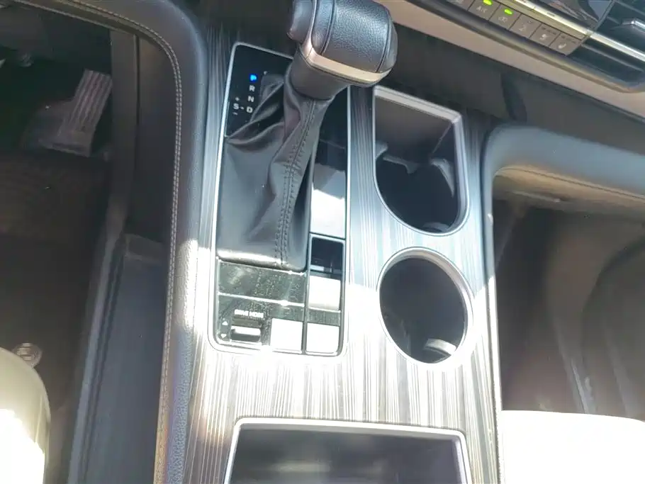 Toyota Sienna 2021 2.5L Hybrid Ultimate Edition фото 16