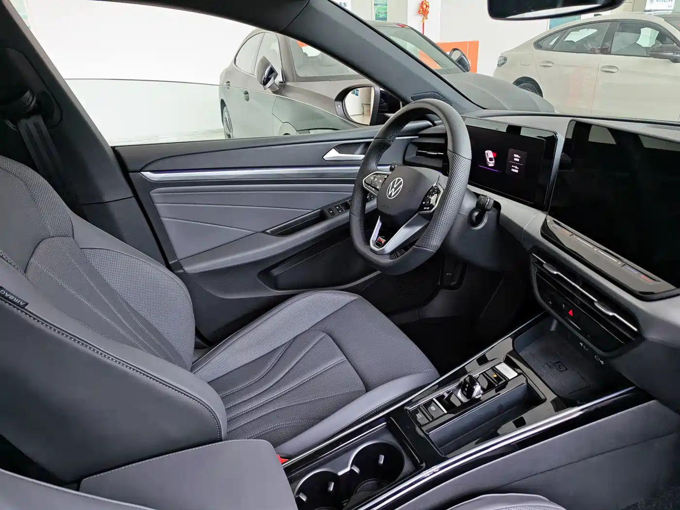 Volkswagen Lamando 2025 Lamando L 2.0T Base фото 11