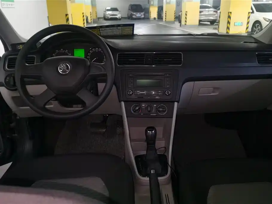Škoda Rapid 2013 1.6L Automatic Smart Selection фото 12
