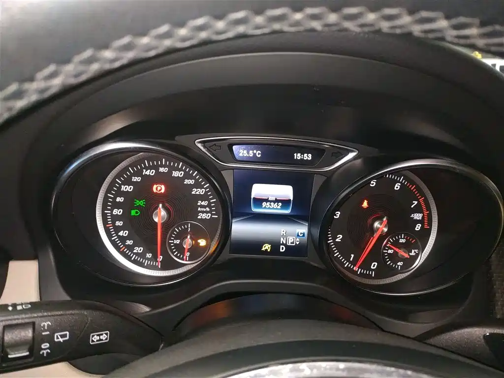 Mercedes-Benz GLA 2017 GLA 200 Dynamic фото 12