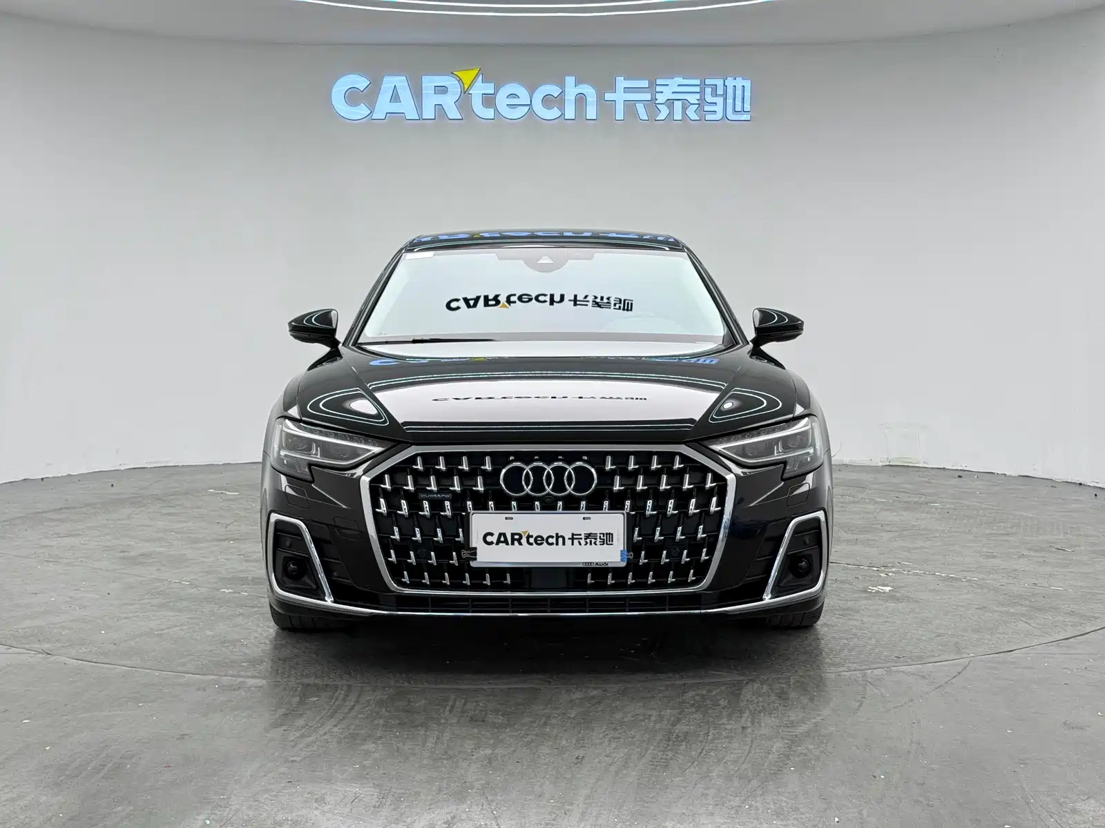 Photo 2 - Audi A8