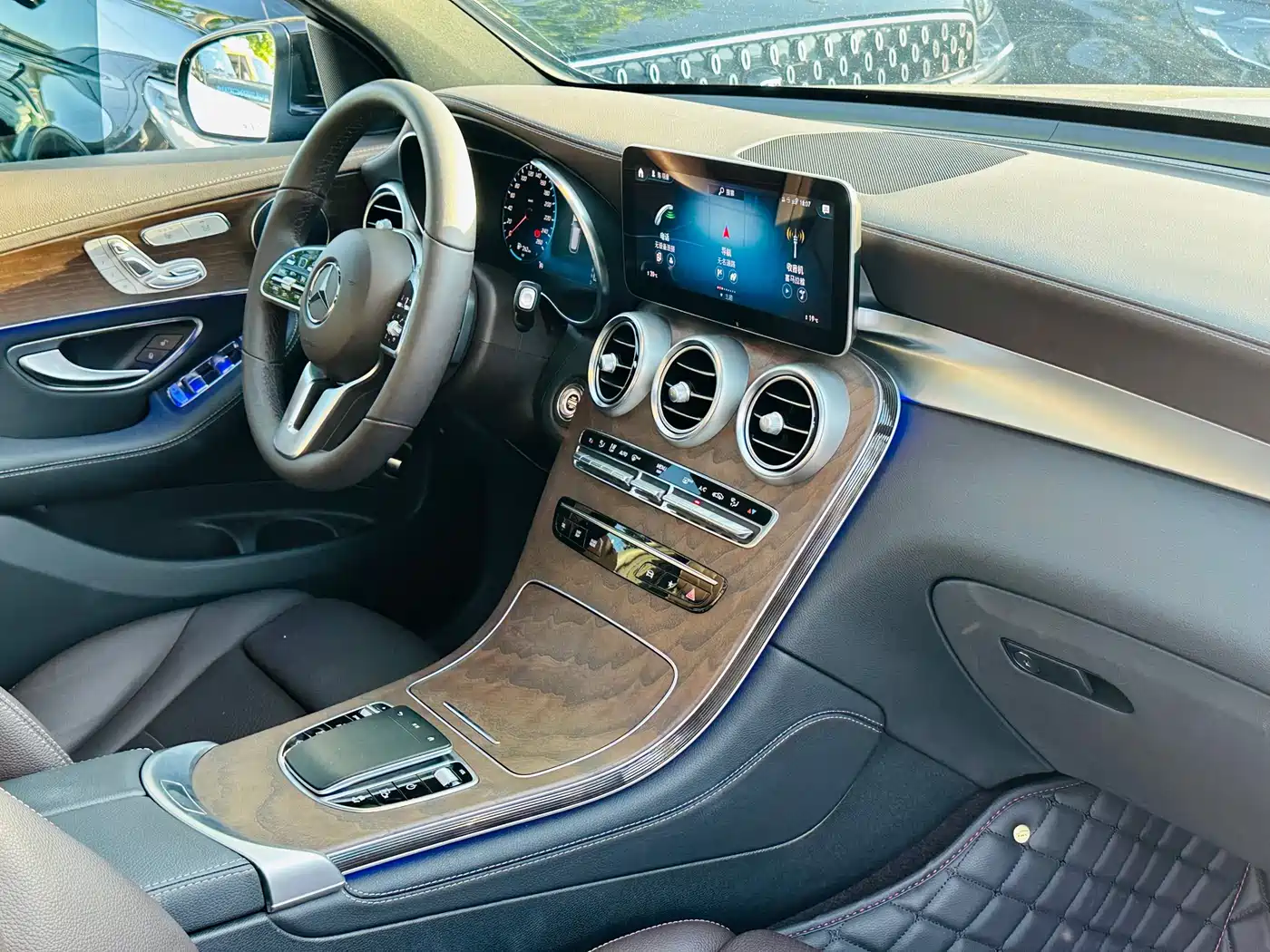 Mercedes-Benz GLC 2022 Model GLC 260 L 4MATIC Luxury Edition фото 21