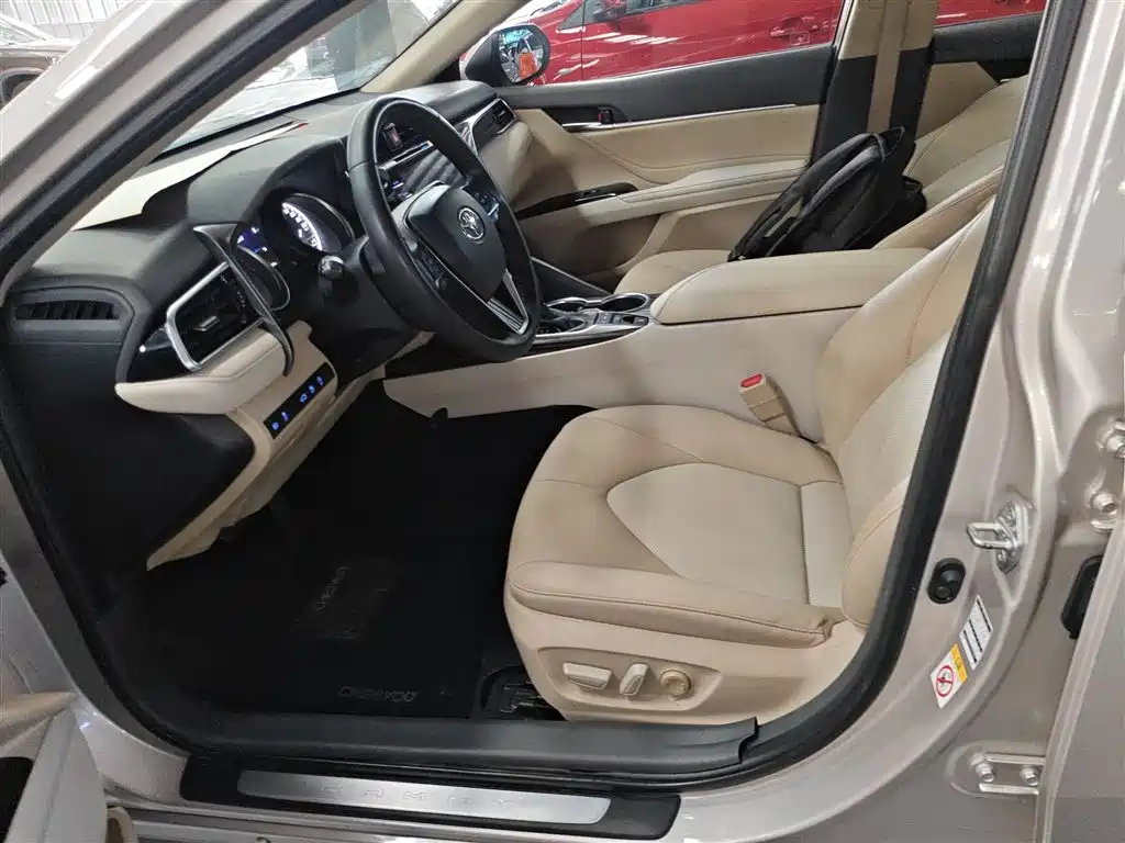 Toyota Camry 2018 2.5G Luxury Edition фото 15