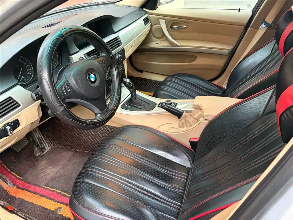 BMW 3 Series 2012 320i Luxury фото 8