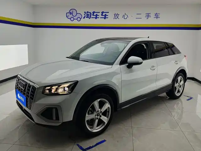 Audi Q2L 35 TFSI, Advance Elegant