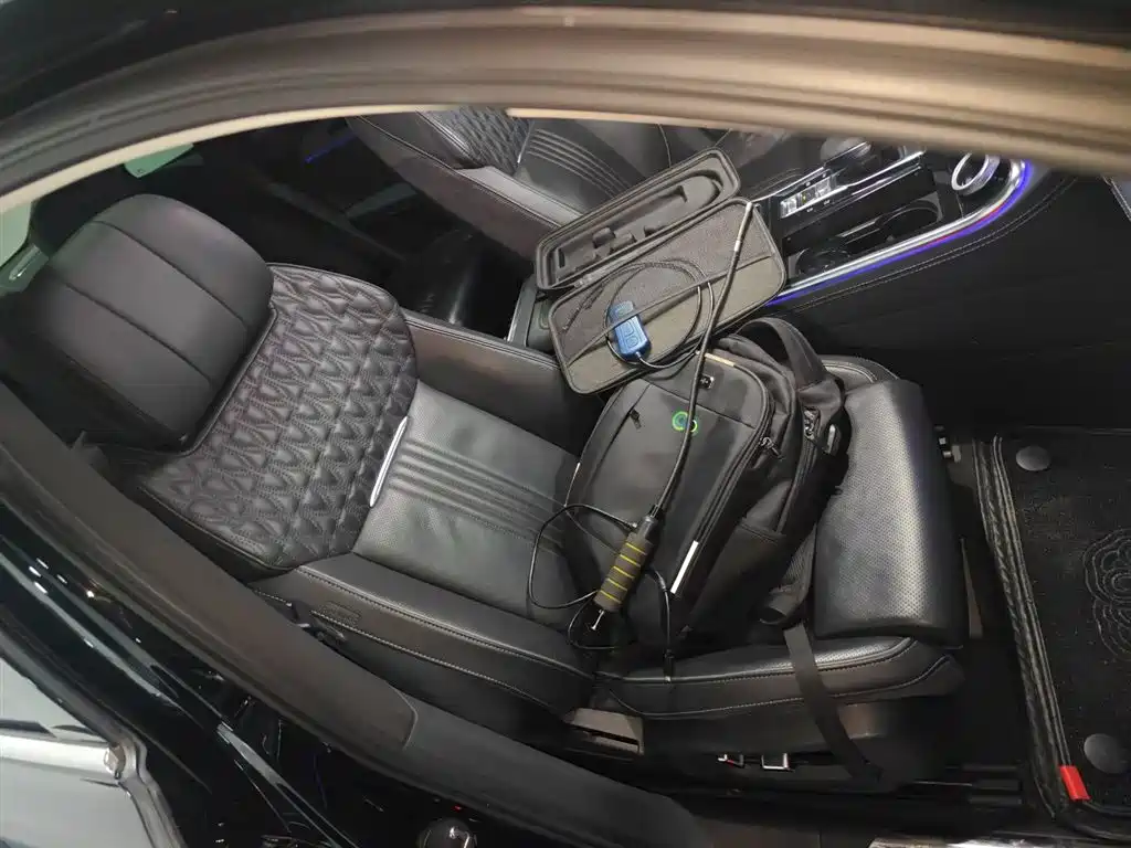 Hongqi H9 2020 2.0T Smart Connection Qi Chang Edition фото 20