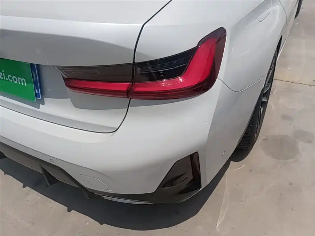 BMW 3 Series 2025 325i M Sport Package фото 8