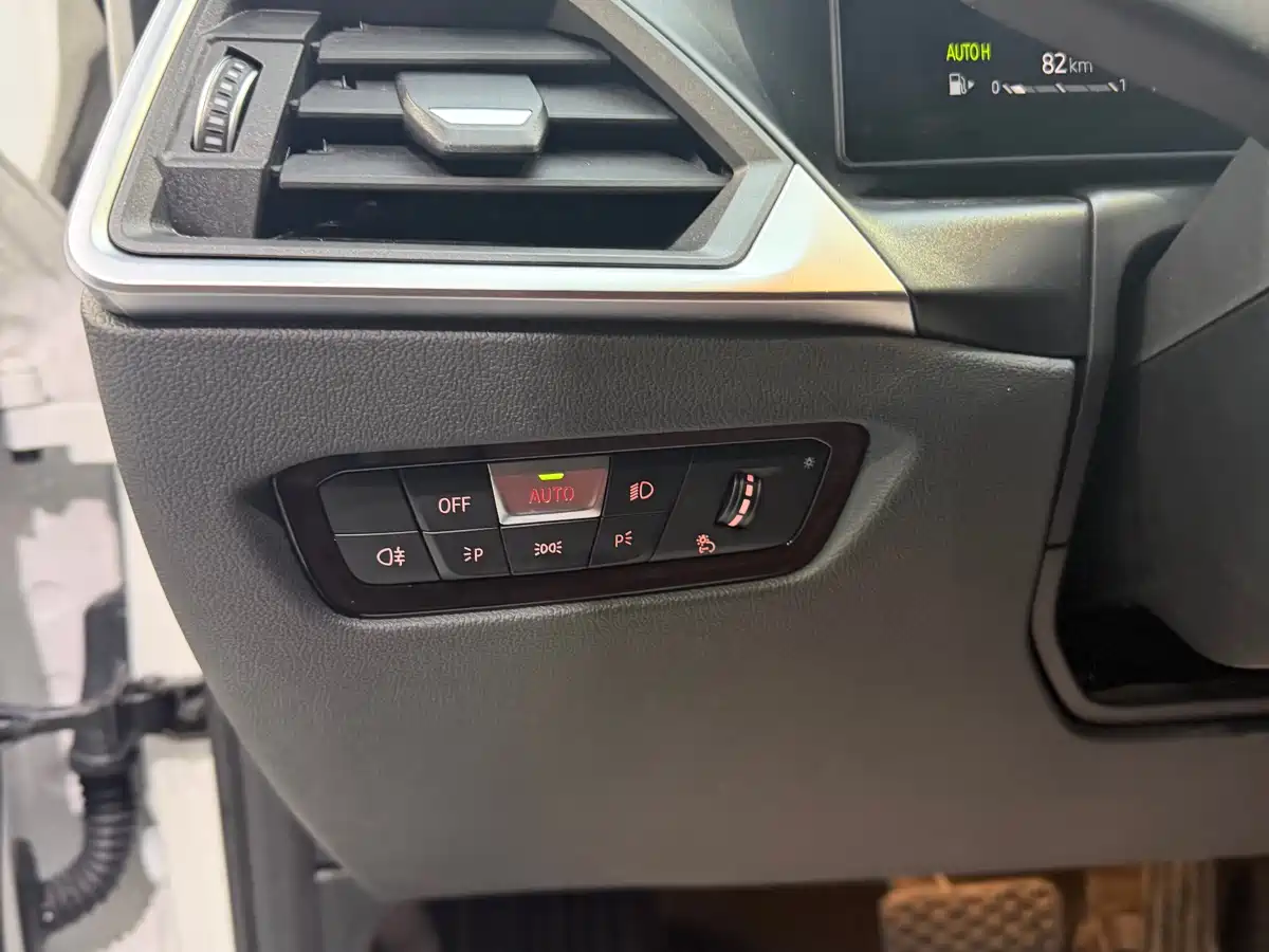 BMW 3 Series 2023 320Li M Sport Package фото 10